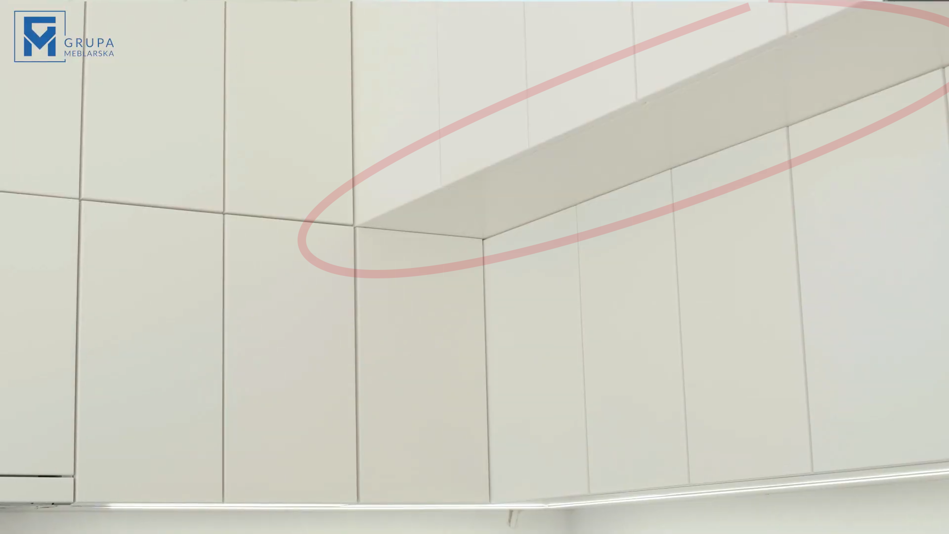 Blenda pod szafkami wiszącymi