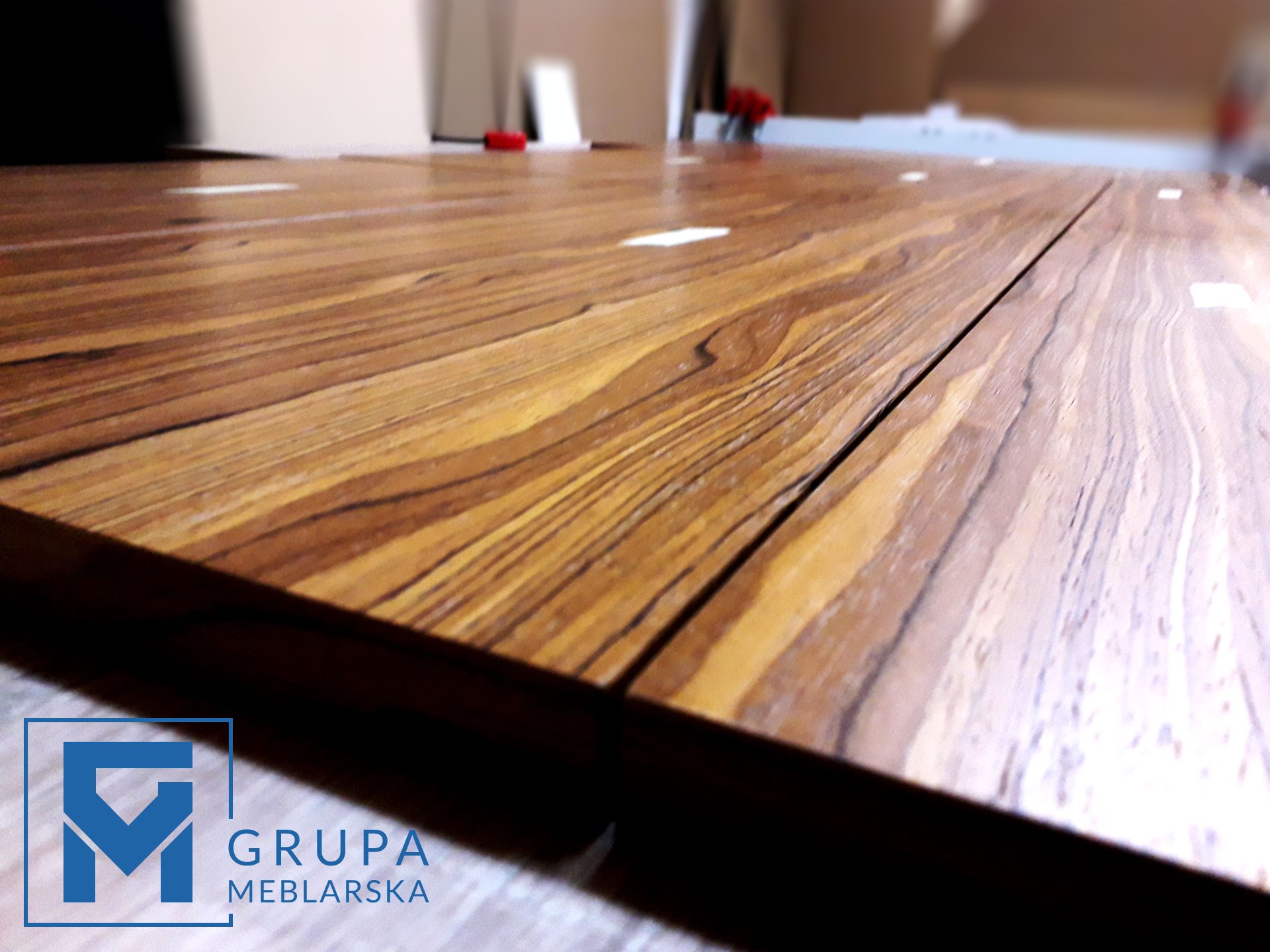 Fornir Oliwka Corboda matowy lakier